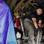 Hari Ke-12 OMC, TNI Kirim 15 Ton Garam Semai ke Banjarmasin