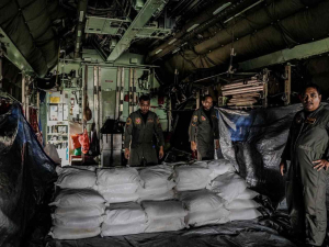 TNI Kirim 23 Ton Garam Semai, OMC Sasar Palembang dan Banjarmasin