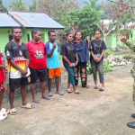 Satgas TMMD Perkenalkan Peluang Pengabdian di TNI AD kepada Pemuda Yamboi Gunung