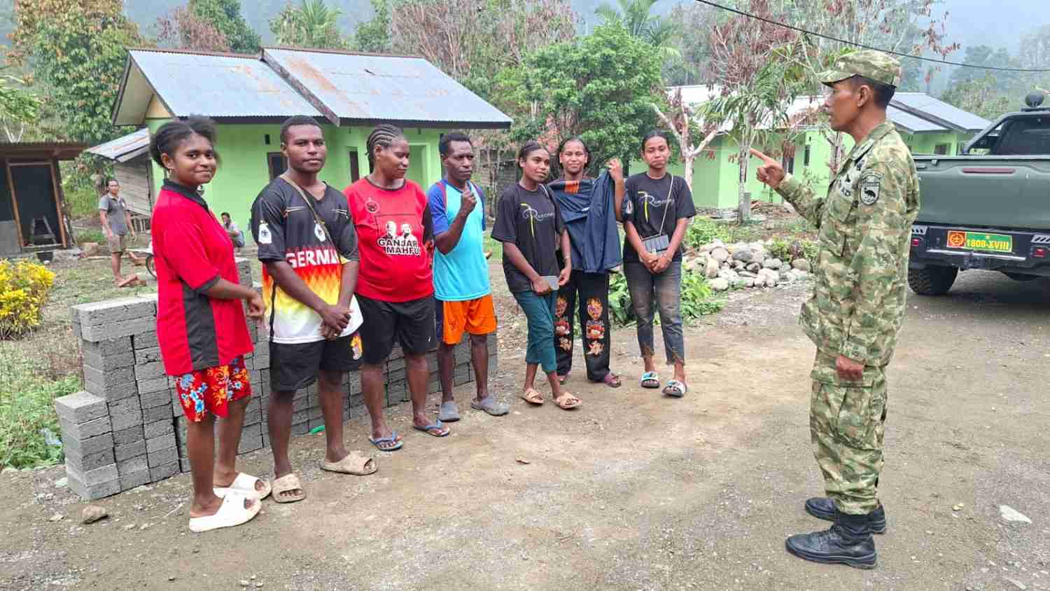 Satgas TMMD Perkenalkan Peluang Pengabdian di TNI AD kepada Pemuda Yamboi Gunung