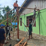 TMMD Ke-130 Kodim 1808/Mansel Percepat Pembangunan RTLH di Yamboi Gunung