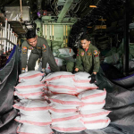 TNI Kerahkan Dua Hercules, Kirim 20 Ton NaCl untuk Penanganan Karhutla