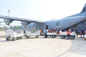 TNI Semai 11 Ton Bahan Modifikasi Cuaca untuk Tekan Karhutla di Kalimantan