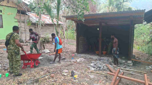 Progres 85 Persen, Satgas TMMD Bangun MCK Layak bagi Warga Yamboi