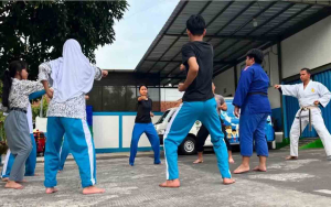 Jaga Pelajar Bukan Sekadar Slogan, Polsek Bekasi Selatan Buka Latihan Ju Jitsu