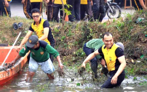 Sungai Bukan Tempat Sampah, Green Policing Diuji dengan Aksi Nyata