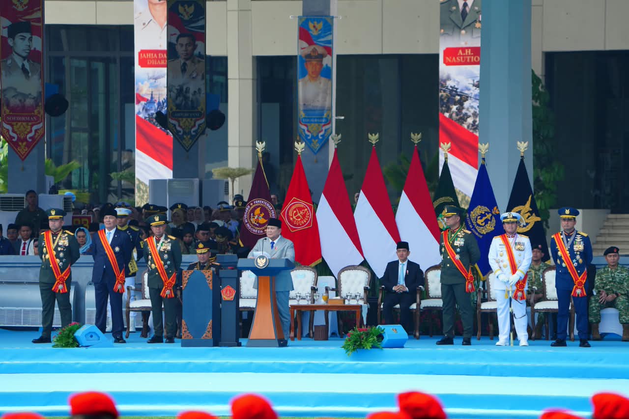 Presiden Prabowo Pimpin Upacara HUT ke-81 TNI di Mabes TNI 1 Presiden Prabowo Pimpin Upacara HUT ke-81 TNI di Mabes TNI