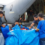 TNI Kirim 20 Ton Garam Semai ke Banjarmasin dan Palembang